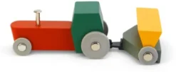 Holztraktor mit Anhängern