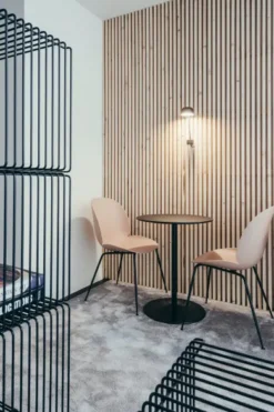 Regal Panton Wire Single